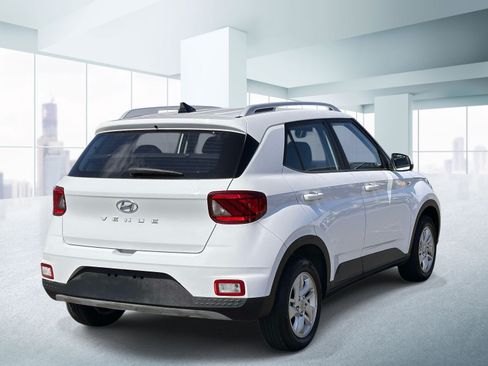 Used 2020 Hyundai Venue SEL FWD image 4