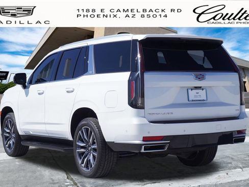 Used 2023 Cadillac Escalade Premium Luxury image 3