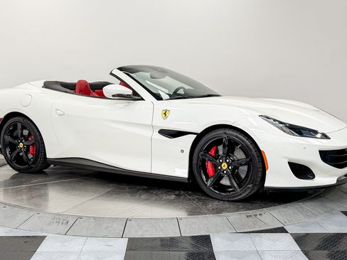 Used 2020 Ferrari Portofino RWD image 31