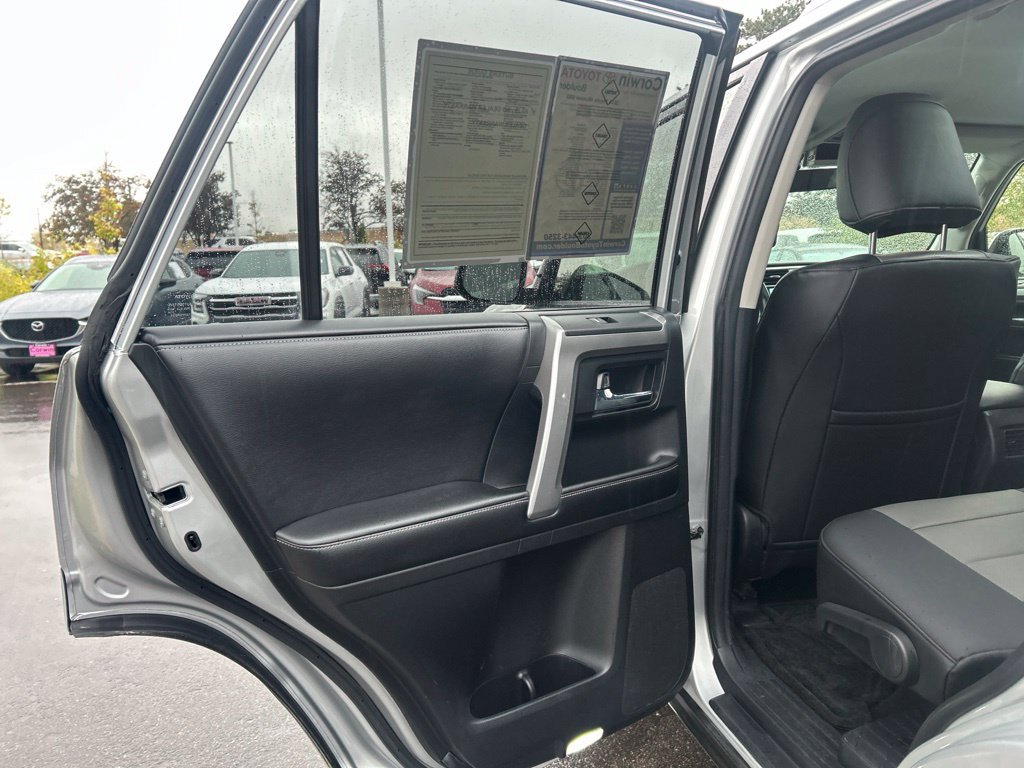 Used 2016 Toyota 4Runner SR5 RWD image 18