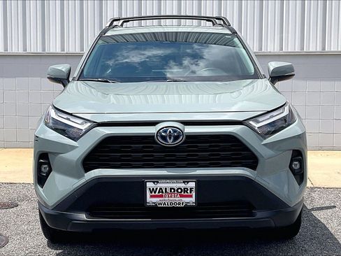 Used 2022 Toyota RAV4 XLE Premium AWD/4WD image 3