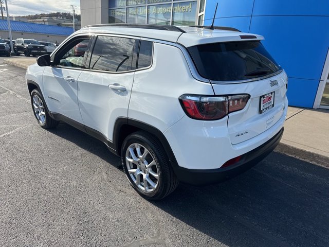 Used 2023 Jeep Compass Latitude AWD/4WD image 3