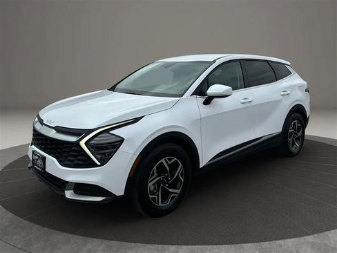 Used 2025 Kia Sportage LX FWD image 1