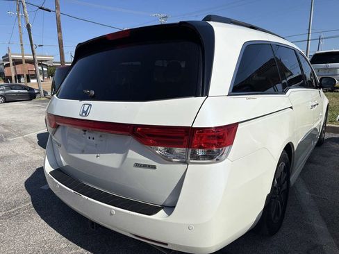Used 2015 Honda Odyssey Touring Elite image 3
