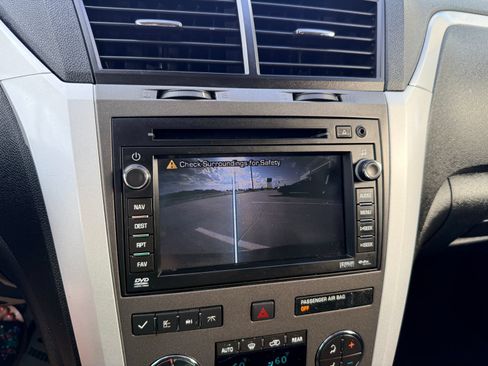 Used 2010 Chevrolet Traverse LT w/ Personal Connectivity Package FWD image 20