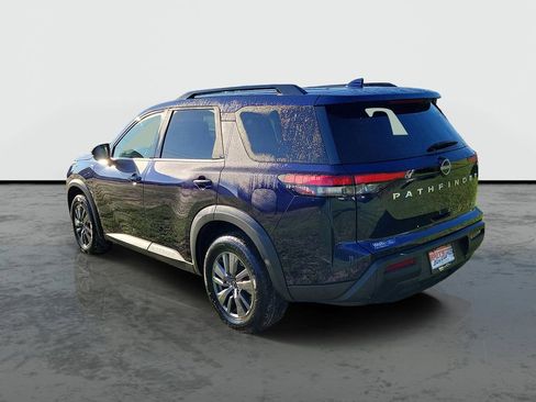Used 2024 Nissan Pathfinder SV FWD image 3