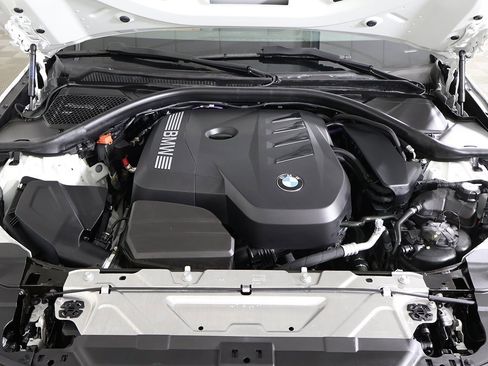 Used 2025 BMW 330i xDrive Sedan w/ M Sport Package image 19