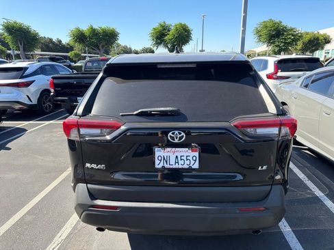 Certified 2022 Toyota RAV4 LE FWD image 7