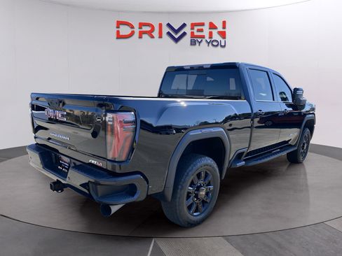 Used 2024 GMC Sierra 2500 AT4 w/ AT4 Premium Plus Package image 7