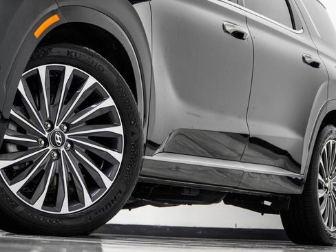 Used 2025 Hyundai Palisade Calligraphy AWD/4WD image 3