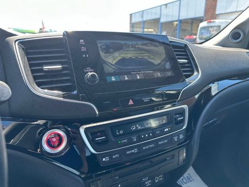 Used 2021 Honda Pilot Touring image 18