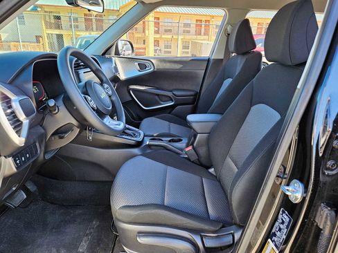 Certified 2023 Kia Soul LX image 15