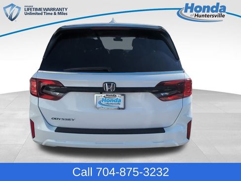 Certified 2025 Honda Odyssey EX-L image 7