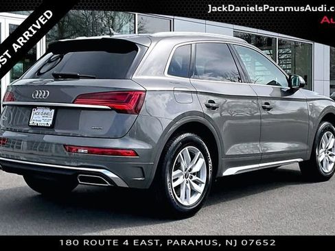 Used 2023 Audi Q5 2.0T Premium w/ Convenience Package image 2