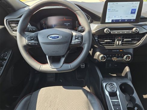 Used 2023 Ford Escape ST-Line image 13