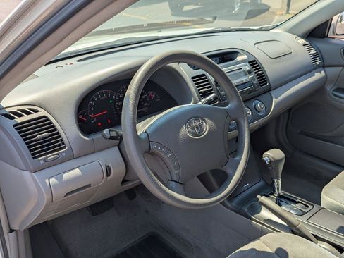 Used 2006 Toyota Camry LE FWD image 12