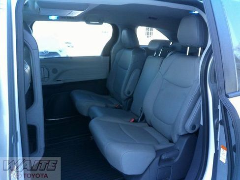 Used 2021 Toyota Sienna XLE w/ XLE Plus Package image 26