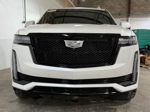 Used 2023 Cadillac Escalade Sport w/ LPO, ONYX Package AWD/4WD image 6
