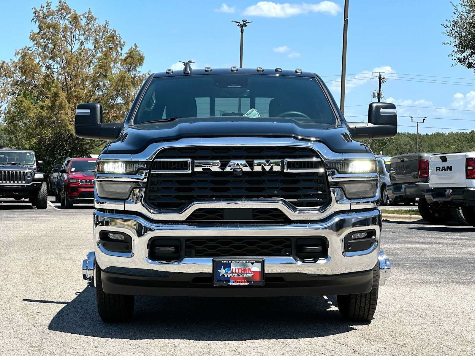 New 2026 RAM 3500 Tradesman AWD/4WD image 10