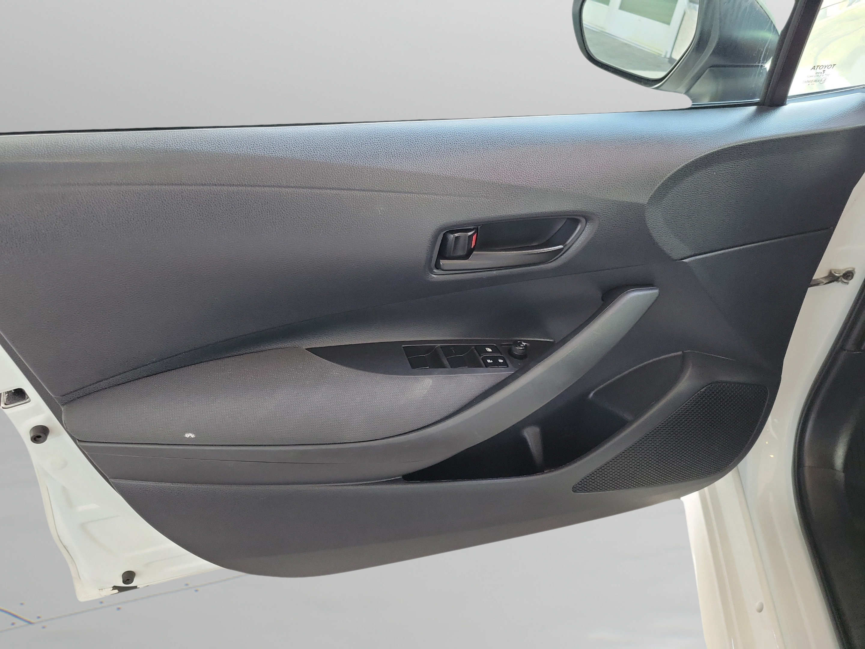 Used 2024 Toyota Corolla LE FWD image 14