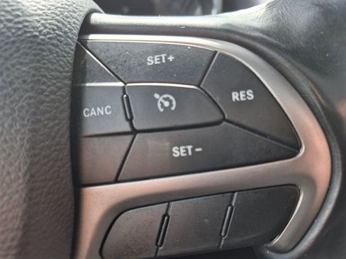 Used 2020 Jeep Grand Cherokee Limited w/ Luxury Group II AWD/4WD image 18