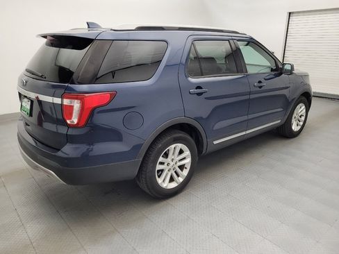 Used 2017 Ford Explorer XLT w/ Equipment Group 202A FWD image 10