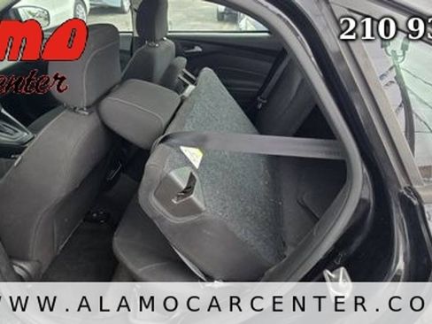 Used 2018 Ford Focus SE FWD image 28