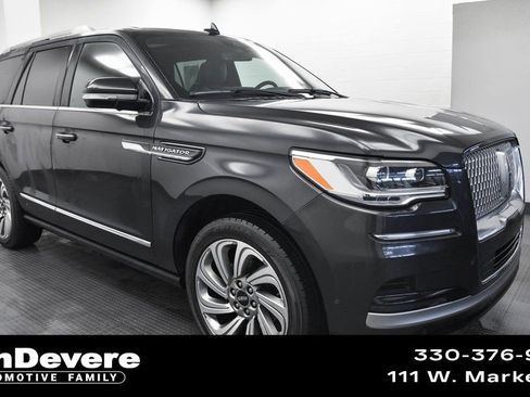 Used 2023 Lincoln Navigator Reserve AWD/4WD image 1