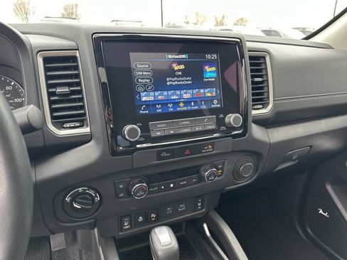 Used 2024 Nissan Frontier SL w/ Technology Package AWD/4WD image 30