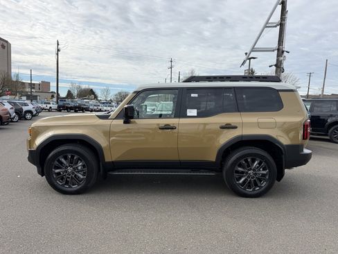 New 2026 Toyota Land Cruiser Base image 5