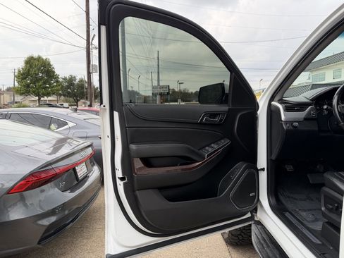 Used 2018 GMC Yukon XL SLT image 19