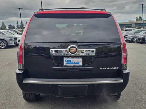 Used 2014 Cadillac Escalade Luxury AWD/4WD image 6