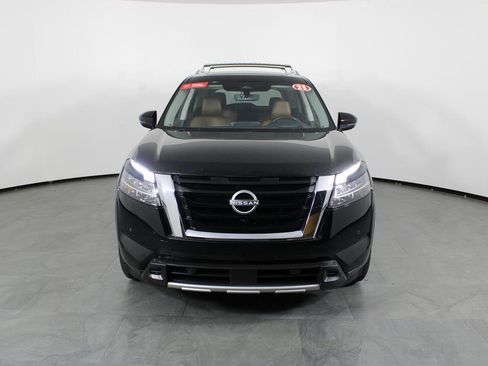 Certified 2023 Nissan Pathfinder Platinum image 11