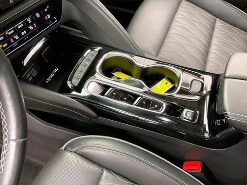 Certified 2023 Buick Envision Avenir image 16