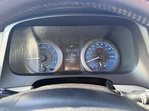 Used 2017 Toyota Sienna XLE w/ XLE Navigation Package FWD image 16
