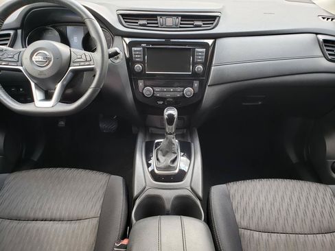 Used 2018 Nissan Rogue SV AWD/4WD image 12