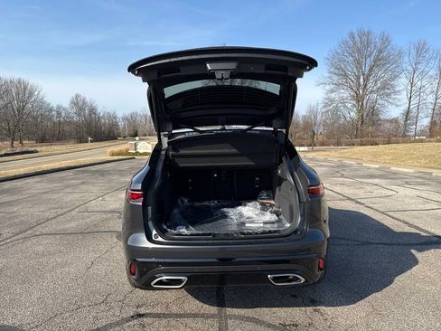 New 2026 Jaguar F-PACE R-Dynamic S image 9