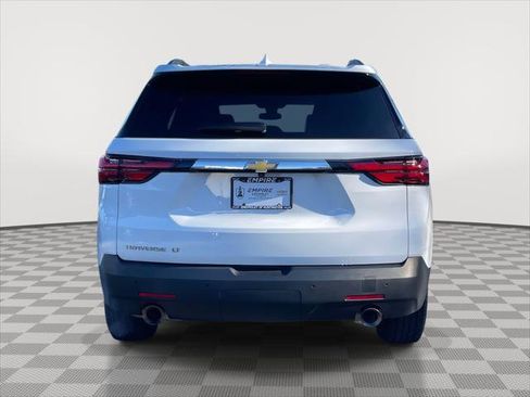 Used 2023 Chevrolet Traverse LT image 6