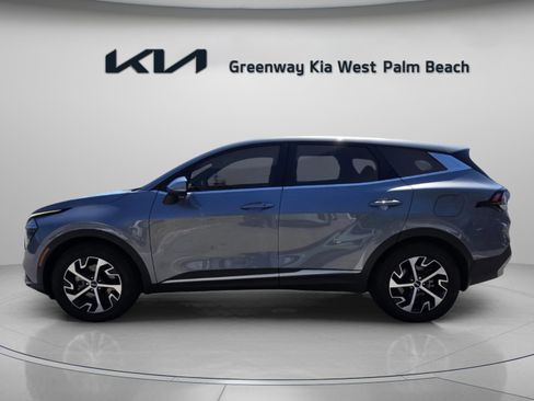 Used 2024 Kia Sportage EX image 4