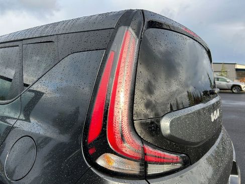 Used 2025 Kia Soul LX FWD image 35