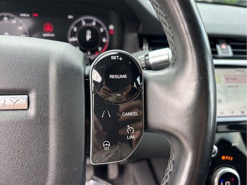 Used 2020 Land Rover Discovery Sport SE AWD/4WD image 27