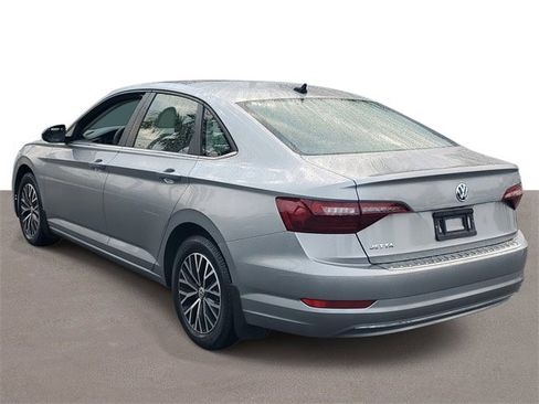 Used 2020 Volkswagen Jetta SE w/ SE Cold Weather Package image 3