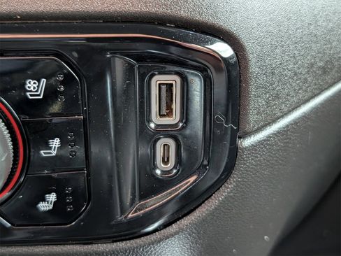 Used 2022 Chevrolet Silverado 1500 LTZ w/ LTZ Premium Package image 20