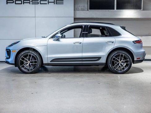 Certified 2025 Porsche Macan image 2