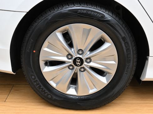 Used 2018 Hyundai Sonata SE FWD image 10