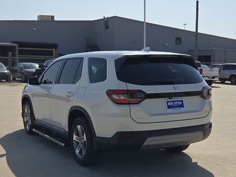 Used 2025 Honda Pilot EX-L image 6