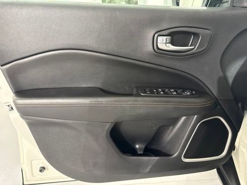 Used 2020 Jeep Compass Limited AWD/4WD image 19