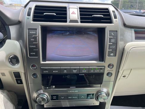 Used 2014 Lexus GX 460 w/ Premium Package AWD/4WD image 20