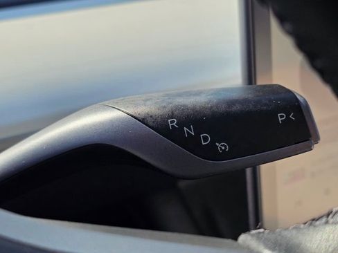 Used 2022 Tesla Model Y Performance image 43