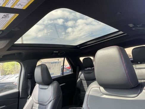 New 2026 Ford Explorer ST-Line w/ ST-Line Street Pack AWD/4WD image 5